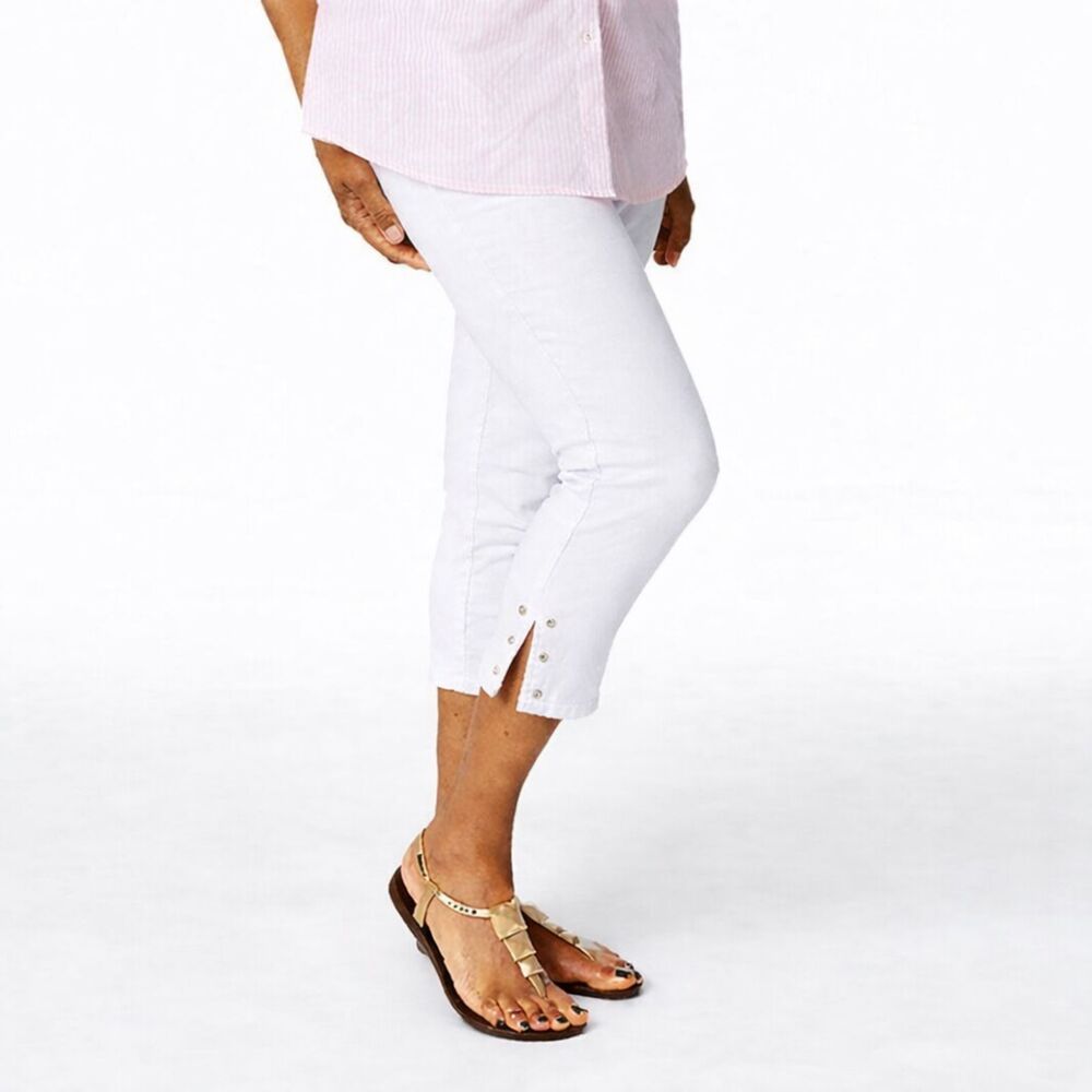 Quacker Factory Dream Jeannes White Cropped Capri Pants Rhinestone Hem Size 1X